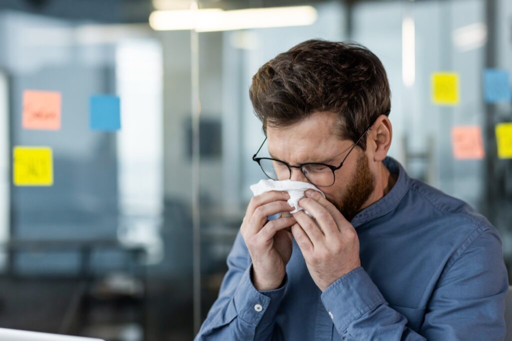 ¿Cómo diferenciar la alergia de un resfriado?