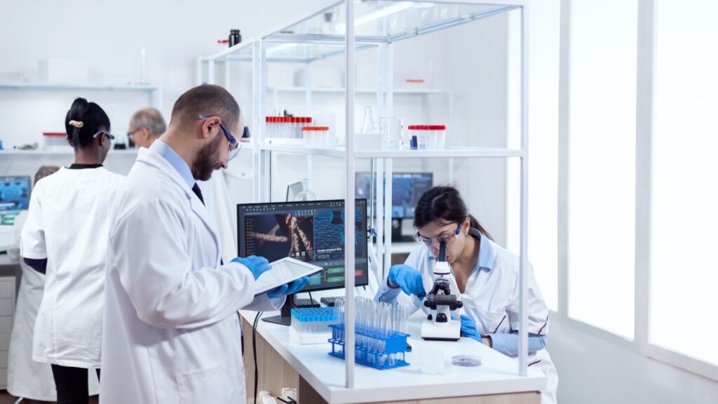 ¿Cuándo deberías considerar hacerte un estudio genético de cáncer y cómo puede ayudarte? 