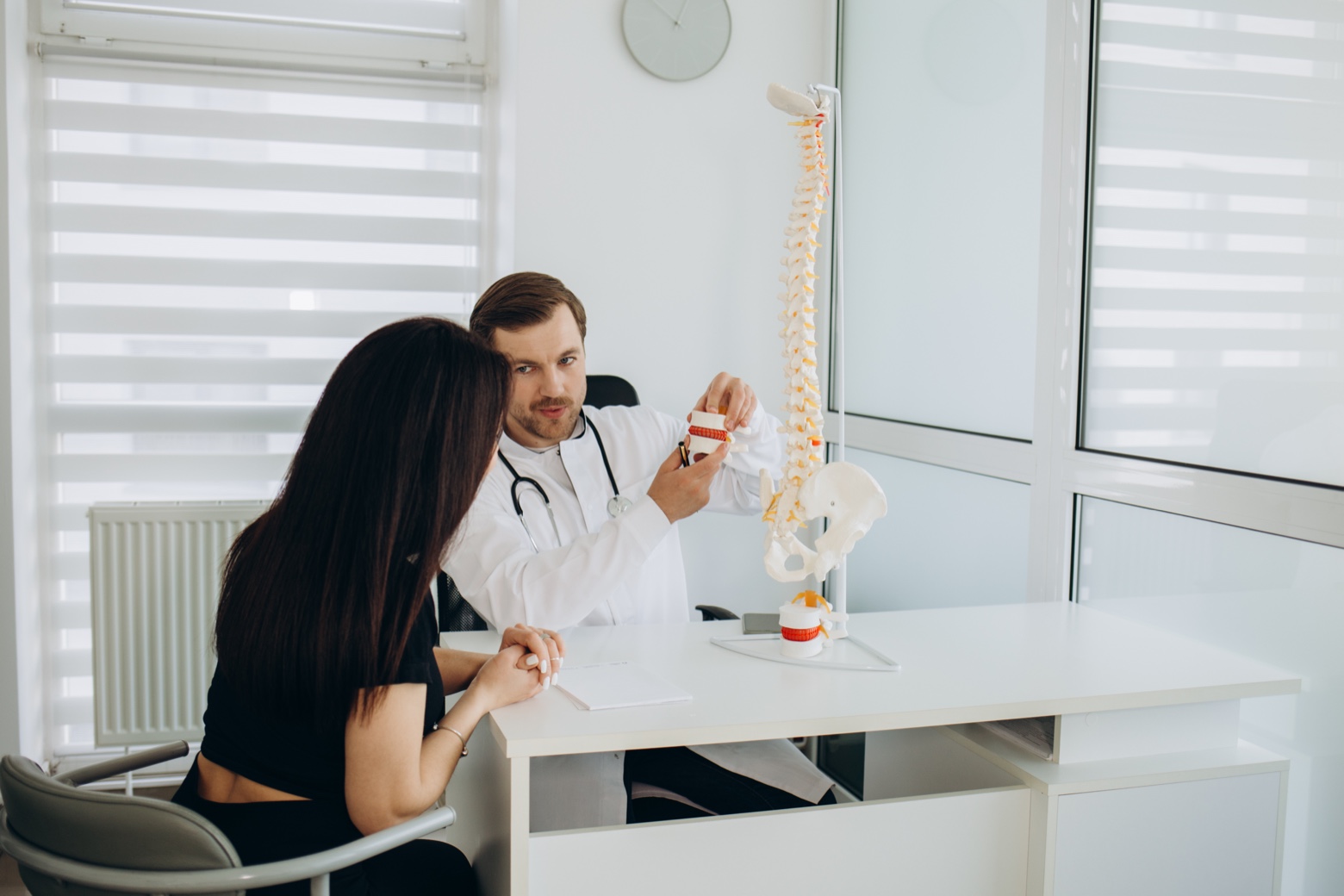 Imagen para: Cifosis cervical: causas, síntomas y opciones de tratamiento