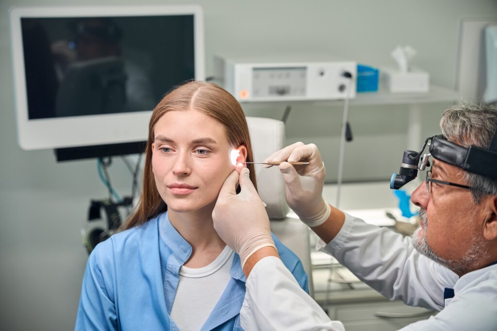 Otoplastia: descubre cómo corregir la forma de tus orejas