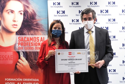 Imagen para: ESSAE Formación reconoce con el premio ‘Empresa con Alma’ a HM Hospitales