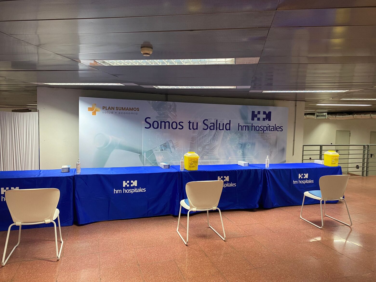 Imagen para: HM Hospitales colabora con la Comunidad de Madrid para realizar pruebas de detección de COVID-19 en el Intercambiador de Plaza Castilla