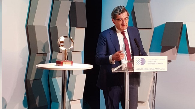 Imagen para: El Dr. Juan Abarca Cidón, galardonado con el Premio Gestor de Personas 2020 otorgado por AEDRH