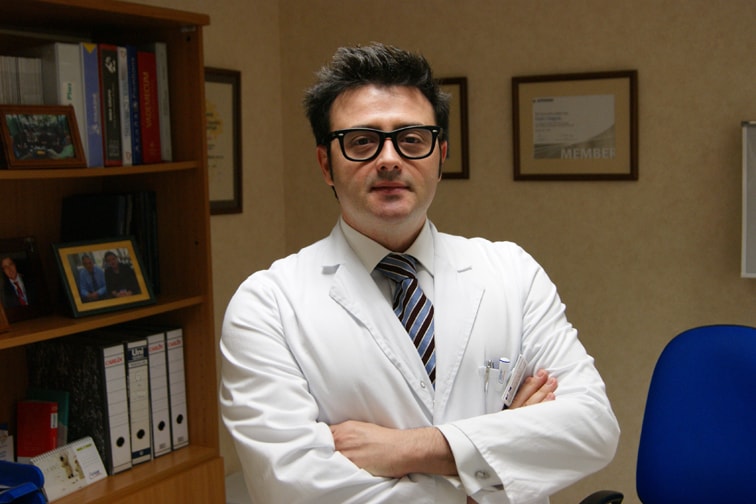 Imagen para: HM Hospitales contrata al Dr. Pedro Delgado, traumatólogo de referencia en el ámbito nacional e internacional para dirigir la Unidad de Cirugía de la Mano y del Miembro Superior