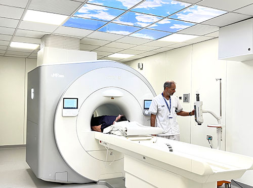 Imagen para: HM Málaga adquiere una resonancia magnética que opera con IA