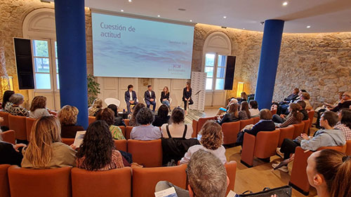 Imagen para: La Unidad de Mama del Hospital HM Modelo reúne a cerca de un centenar de pacientes en la octava edición de Senoforum