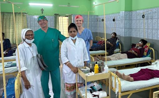 Imagen para: El Dr. Guillermo Caleffa, jefe de servicio de ORL de HM Hospitales en Málaga, participa en una expedición solidaria en Bangladesh