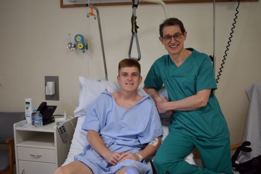 Imagen para: Intervenido con éxito en el Hospital HM Modelo Aleksei Mironov, futbolista de la Liga Premier rusa