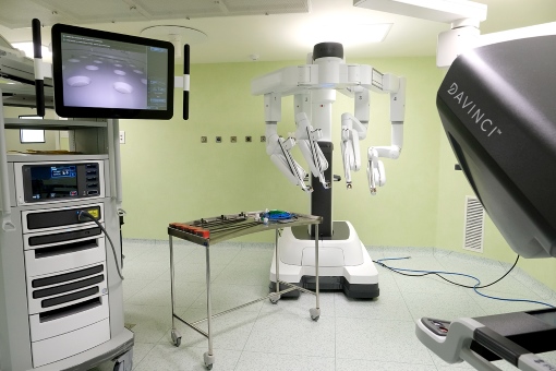 Imagen para: El Hospital HM Nou Delfos incorpora el sistema robótico Da Vinci de última generación y se consolida como uno de los hospitales con mejor tecnología de Cataluña