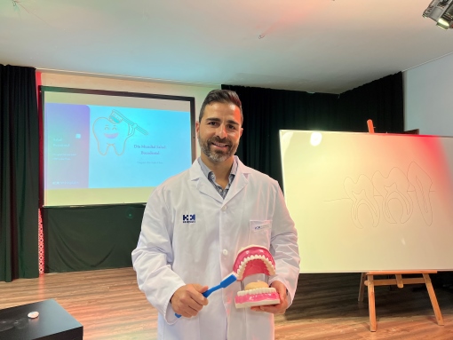 Imagen para: HM Hospitales se traslada a las aulas para concienciar sobre la importancia de mantener una higiene bucodental