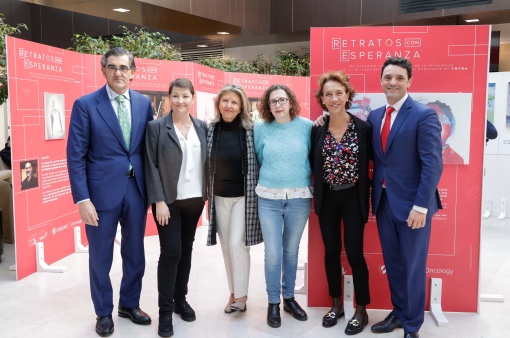 Imagen para: HM Sanchinarro acoge ‘Retratos con Esperanza’, la exposición plástica que persigue visibilizar el cáncer de mama triple metastásico