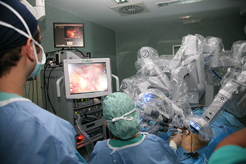 Imagen para: El Hospital HM Sanchinarro utiliza el robot Da Vinci como el abordaje ideal para la patología del timo