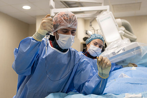 El Hospital HM Nou Delfos le devuelve la calidad de vida a una paciente con una obstrucción del conducto biliar complicada