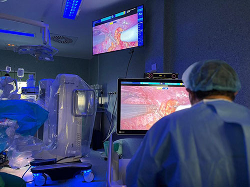 Imagen para: Realizadas en HM Hospitales las primeras intervenciones de Cirugía Digestiva con el Robot Hugo de Medtronic en España