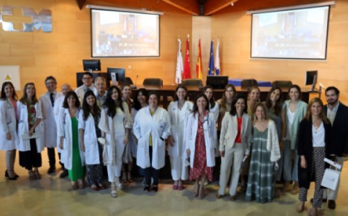 Imagen para: HM Hospitales culmina la especialización de la 9ª promoción MIR y recibe a una nueva de residentes de medicina