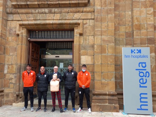 Imagen para: HM Hospitales forma en RCP y primeros auxilios a los entrenadores del León Club de Fútbol