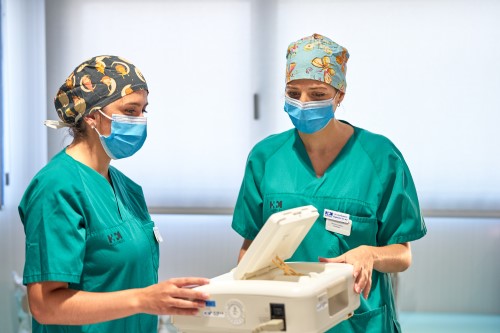 Imagen para: Tras 2 años de uso de la mascarilla se multiplican las consultas por problemas de voz y comunicación