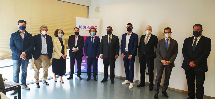 La Cátedra HM-UDC de Traumatología del Deporte entrega a Florian Michaud el Premio a la Mejor Tesis Doctoral