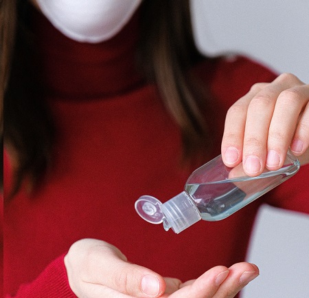 Recomendaciones clave para el cuidado de la piel con el uso de mascarillas y gel hidroalcohólico