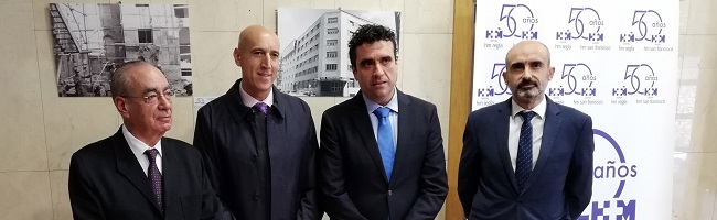 Los hospitales HM San Francisco y HM Regla inauguran una exposición de fotografía sobre su historia e impacto en la capital leonesa