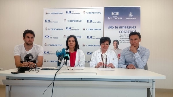 La plantilla del Deportivo pasa reconocimiento en el Policlínico HM Matogrande