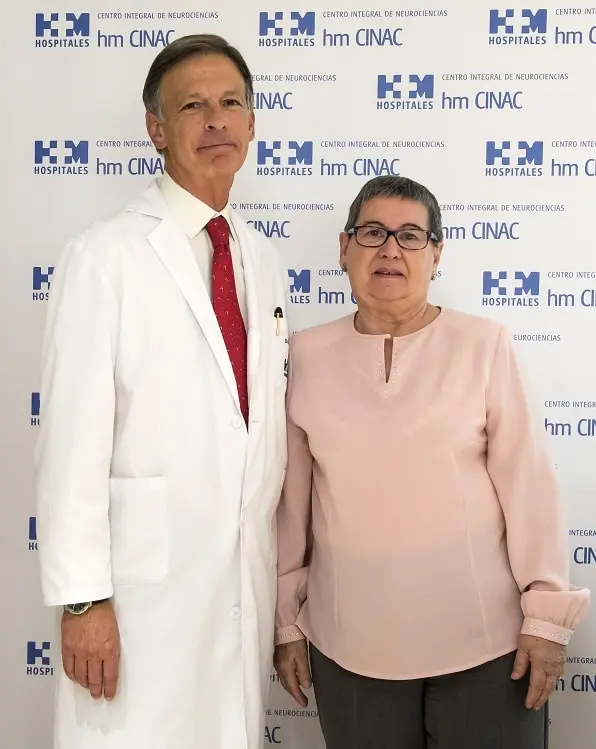 Imagen para: Pacientes con temblor esencial y enfermedad de Parkinson recuperan su vida normal gracias a un innovador tratamiento que evita la cirugía intracraneal
