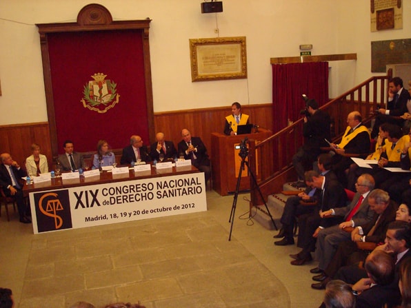 Imagen para: Los alumnos de la primera edición del Máster Propio en Derecho Sanitario de la Universidad CEU San Pablo y la Asociación Española de Derecho Sanitario (AEDS) reciben sus diplomas al final de su formación