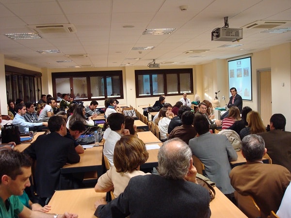 Imagen para: HM Hospitales acoge un ciclo de conferencias magistrales para acercar a los futuros médicos las claves del sector sanitario