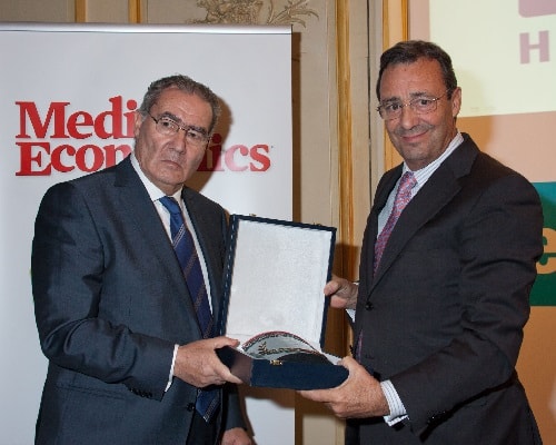 Imagen para: El Dr. Juan Abarca Campal, fundador, Presidente y Consejero Delegado de HM Hospitales recibe el premio Medical Economics 2012 a la trayectoria profesional
