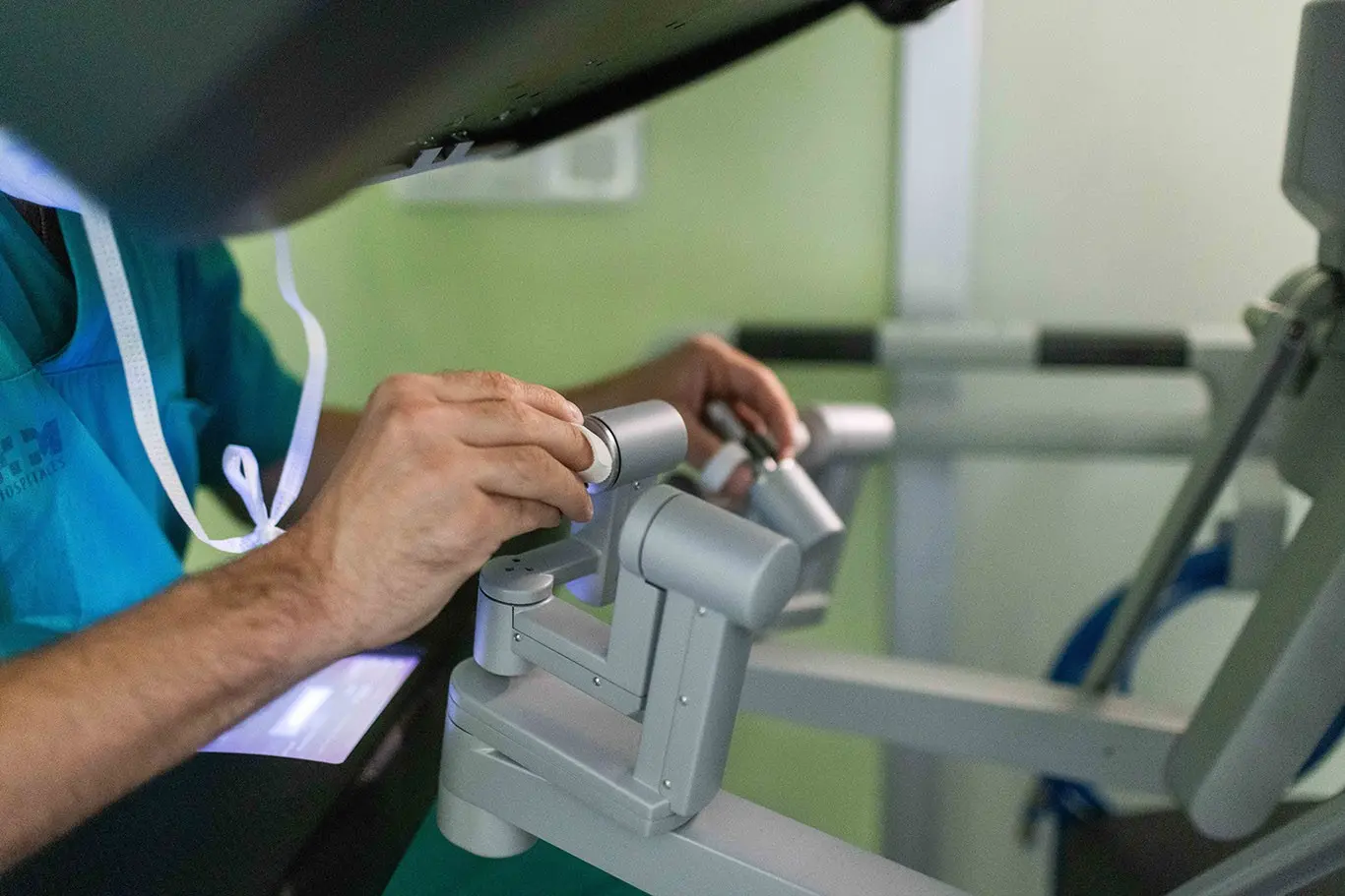 Imagen para: Da Vinci_Quirófano HM Nou Delfos_3