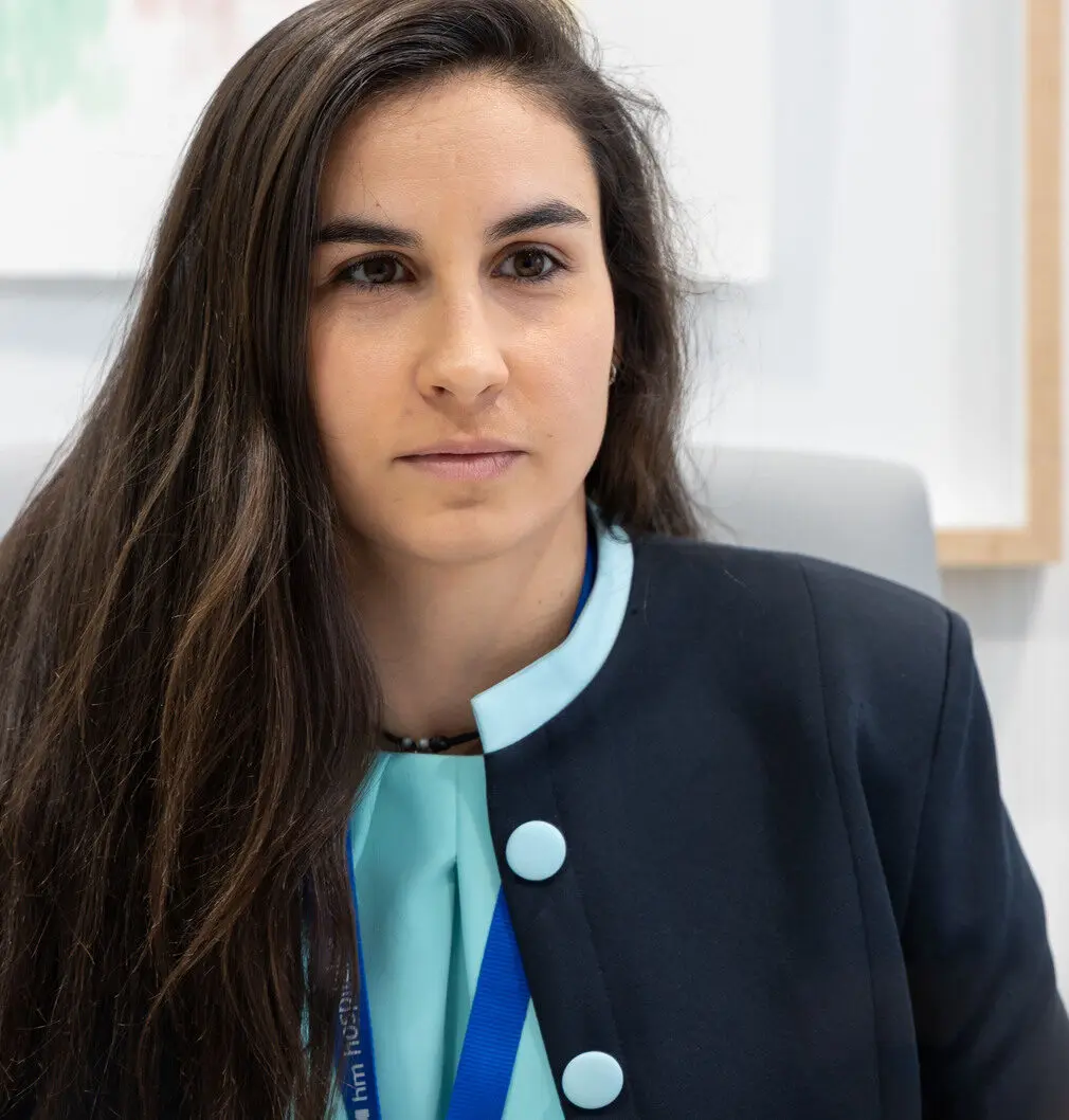 Mujer hm hospitales recepcion 29