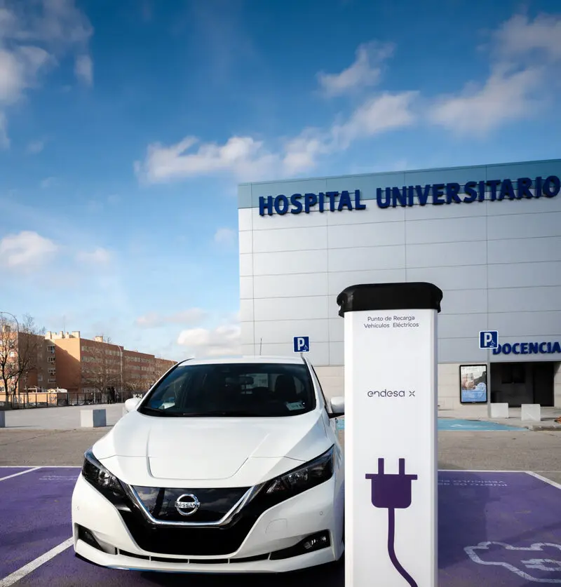 Punto de recarga vehiculo electrico 50