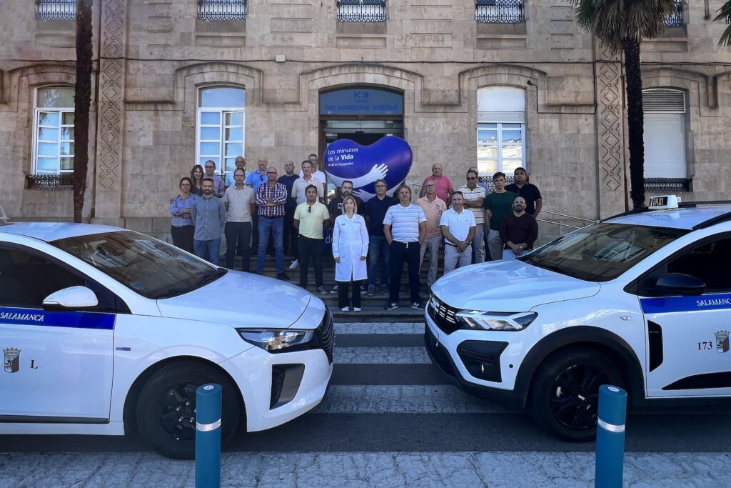 HM Santísima Trinidad forma en RCP y primeros auxilios a los taxistas salmantinos