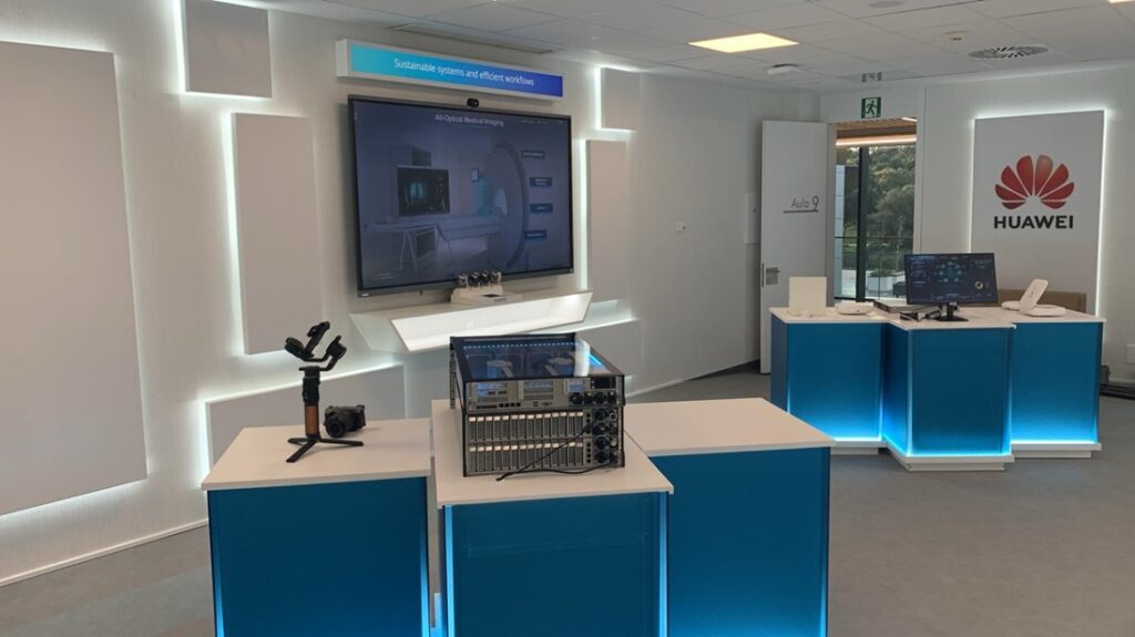 Showroom Huawei HM Hospitales Mobile