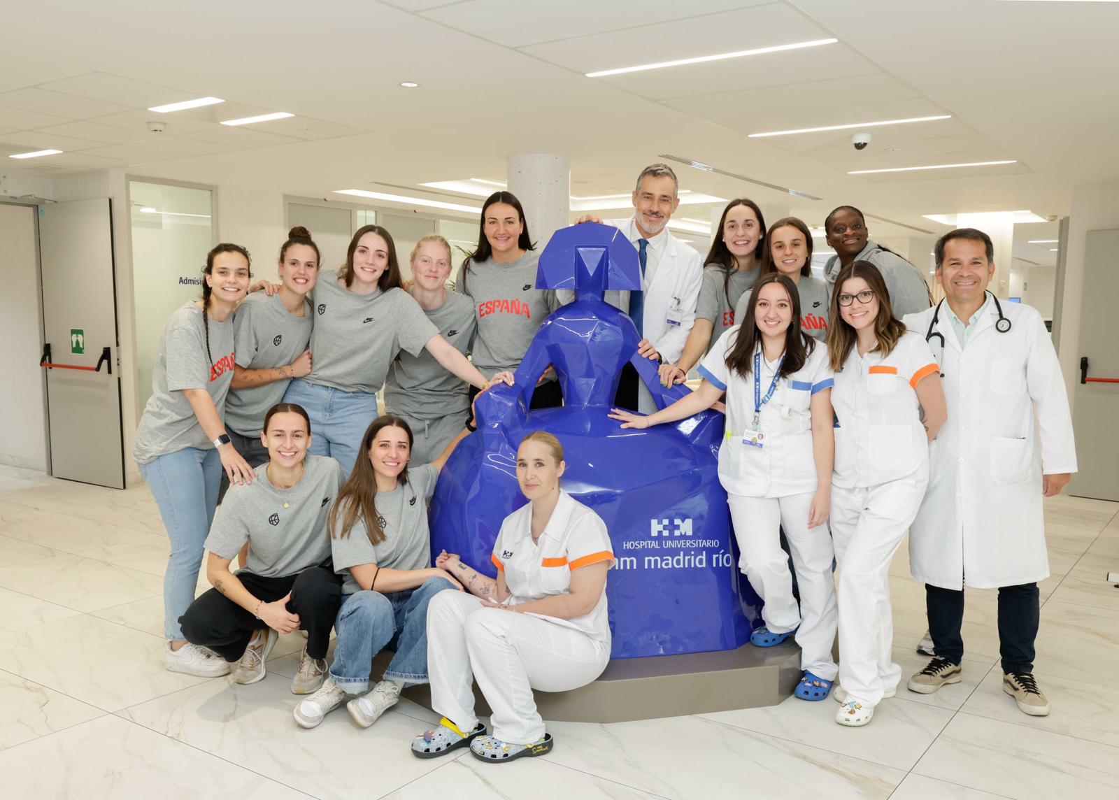 Imagen para: Las jugadoras de la Selección Española Femenina de Baloncesto 3×3 pasan con éxito su reconocimiento médico en HM Hospitales