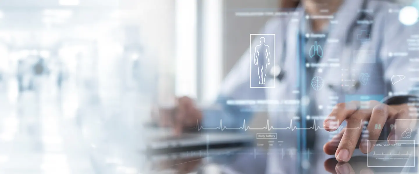 Personal sanitario con datos y tecnología médica