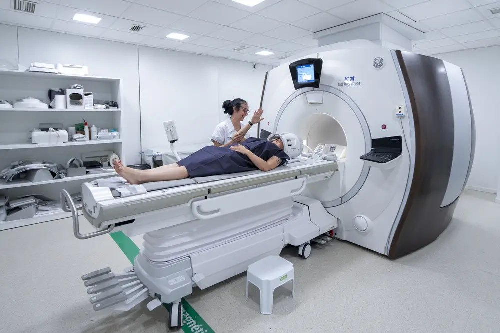 Imagen para: HM CINAC demuestra en un estudio internacional el potencial de los ultrasonidos focalizados para tratar complicaciones motoras de la enfermedad de Parkinson