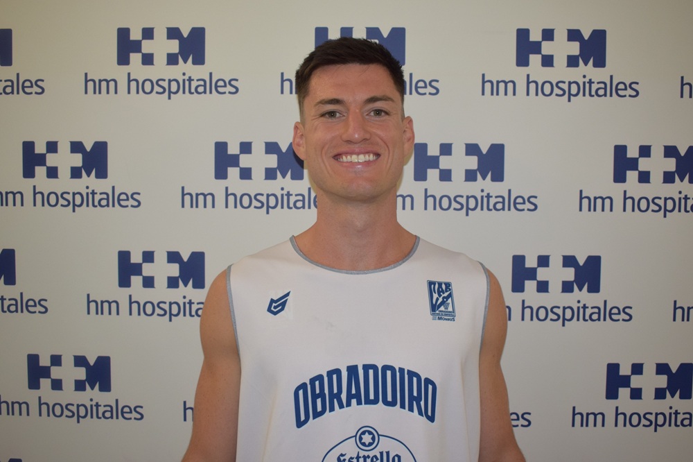 Imagen para: Los jugadores del Monbus Obradoiro pasan en el Hospital HM Rosaleda el reconocimiento médico previo al inicio de la temporada