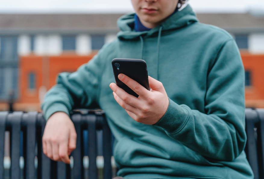 Imagen para: Adicción al móvil y a las redes sociales en adolescentes 