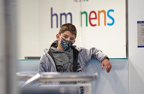 Imagen para: El uso de la mascarilla aumenta un 20% las consultas por problemas en el desarrollo del habla de los niños