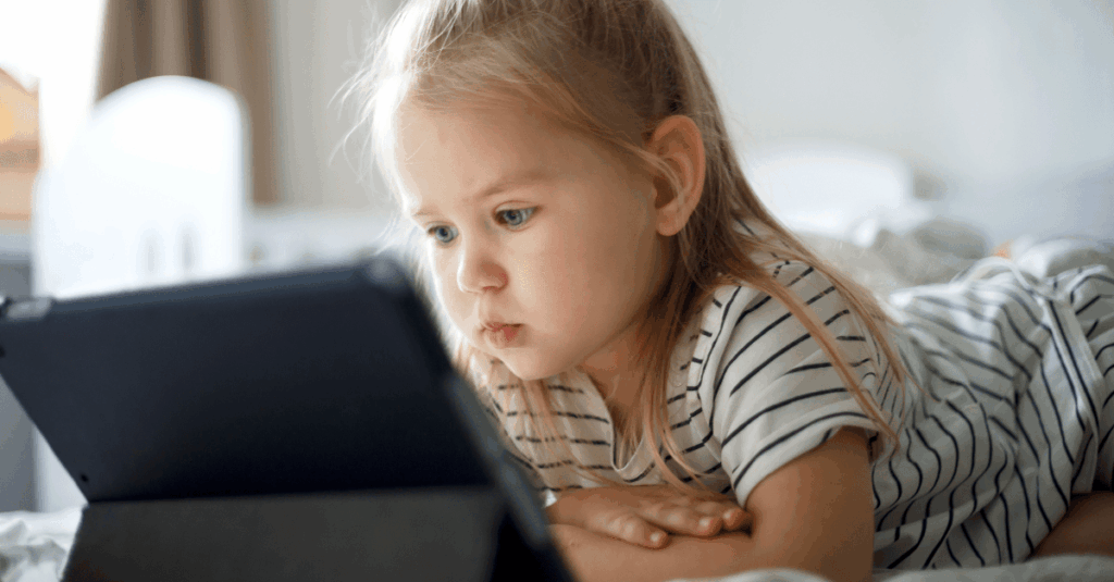 Por qué es importante supervisar el uso de dispositivos en los niños