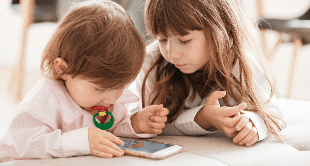 ¿Por qué debemos realmente prevenir el uso de pantallas en niños?