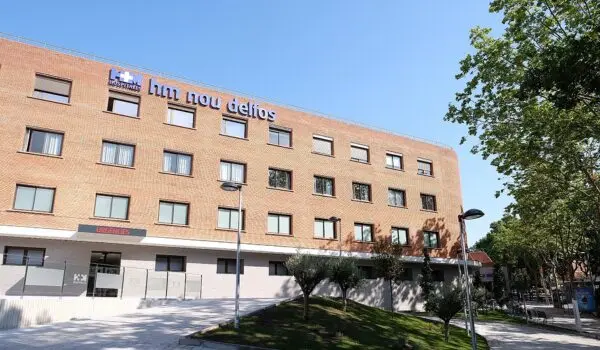 Urgencias hm nou delfos entrada