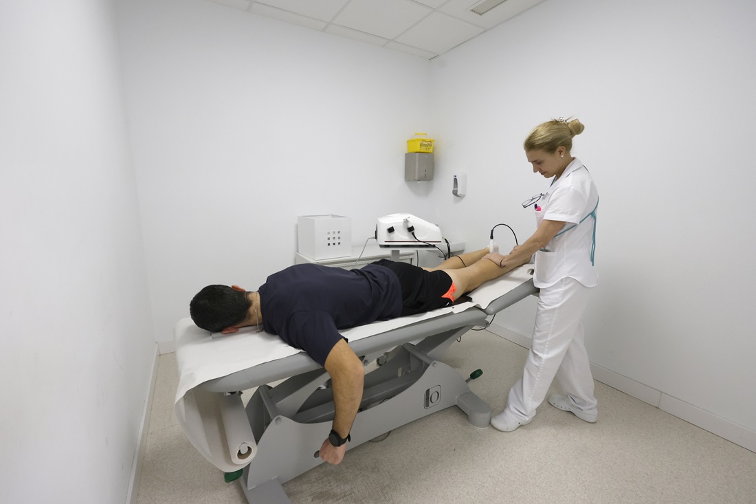 Paciente en consulta de fisioterapia