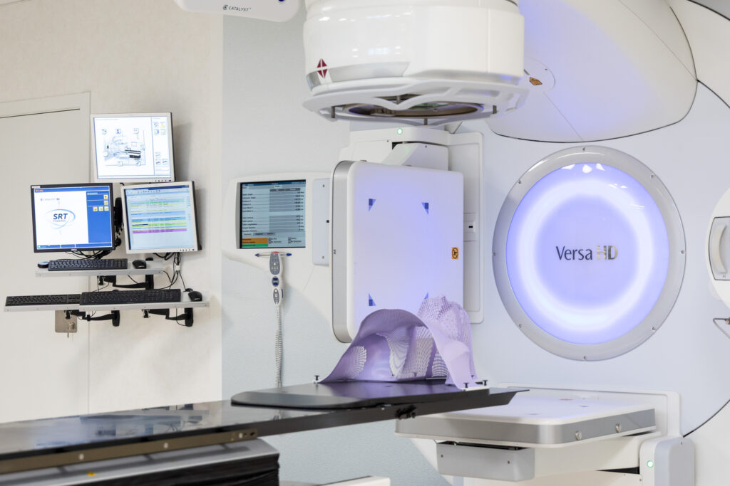 Máquina de radioterapia adaptativa