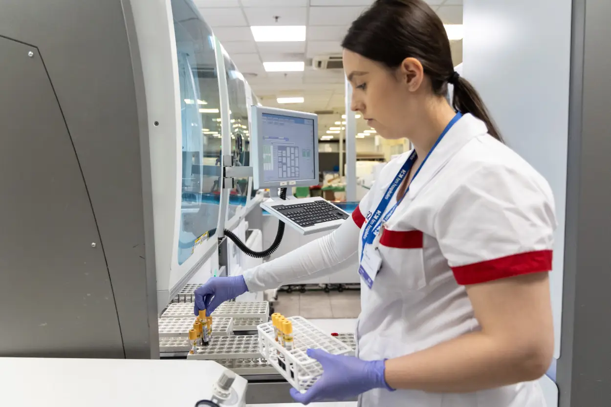 Hm sanchinarro (34) laboratorio abacid